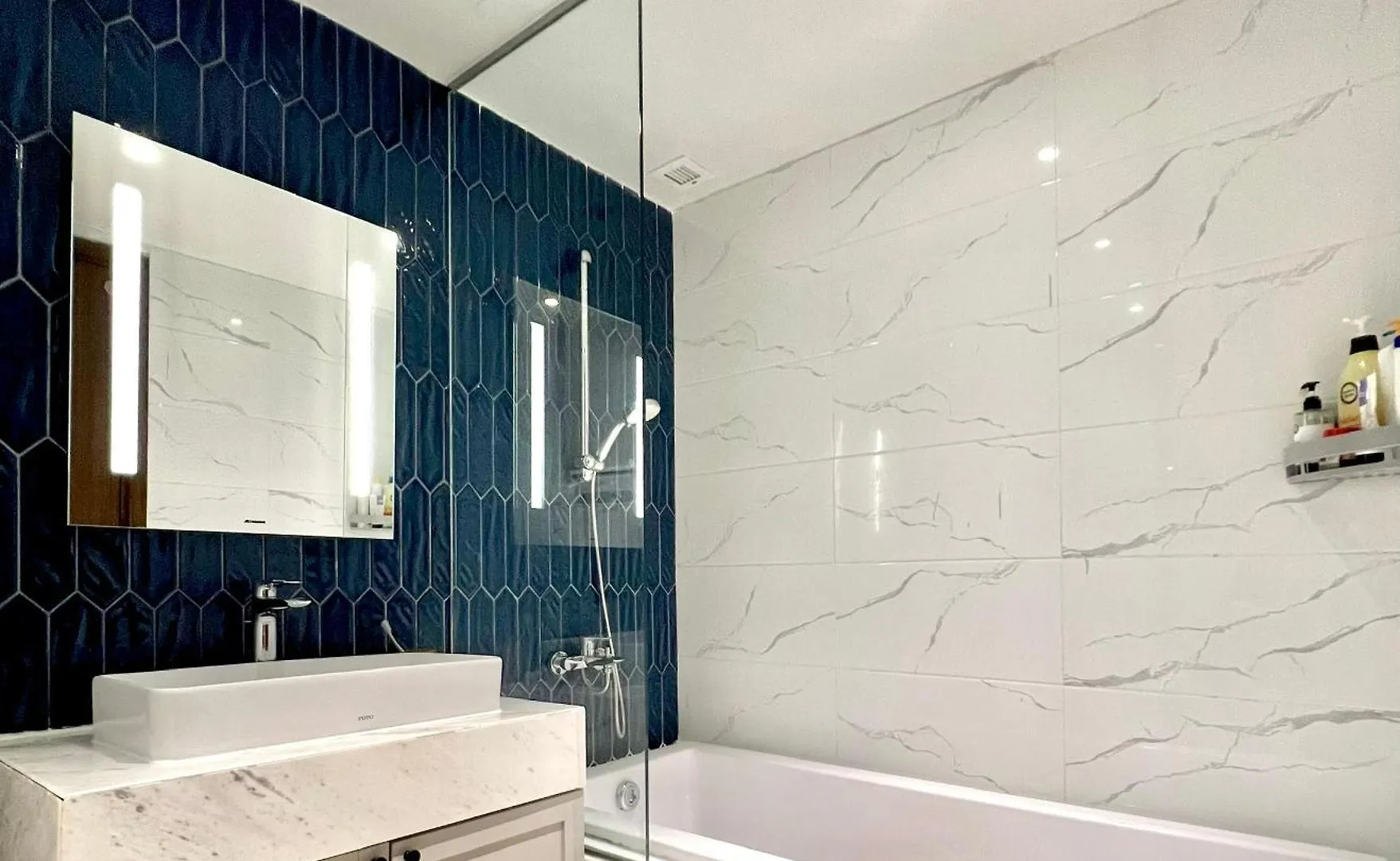 Apartment Blue Harbour - Saigon Royal Fully - Furnished Apt In Dist 4, 2 Bedrooms Ho Chi Minh City